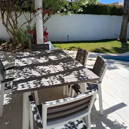 Fantástica Moradia Com Piscina Privada