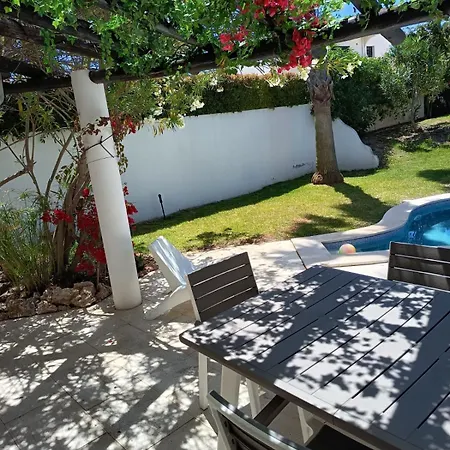 Сasa de vacaciones Fantástica Moradia Com Piscina Privada *
