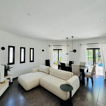 Fantástica Moradia Com Piscina Privada Vilamoura