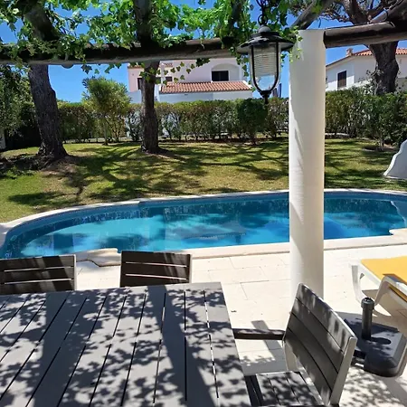 Nyaraló Fantastica Moradia Com Piscina Privada *