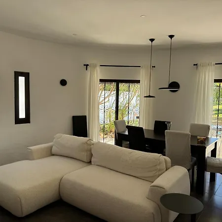 בית נופש Fantastica Moradia Com Piscina Privada *
